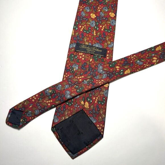 BROOKS BROTHERS Makers Merchants Silk Floral Berry Print Necktie Tie made In USA - Picture 3 of 5